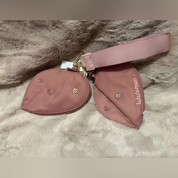 lululemon athletica Dusty Pink Heart-Shaped Dual Pouch Wristlet - Picture 3 of 4